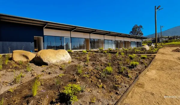 Imagen de construcción de strip center